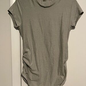 New Balance Women's Gray Short Sleeve Tee